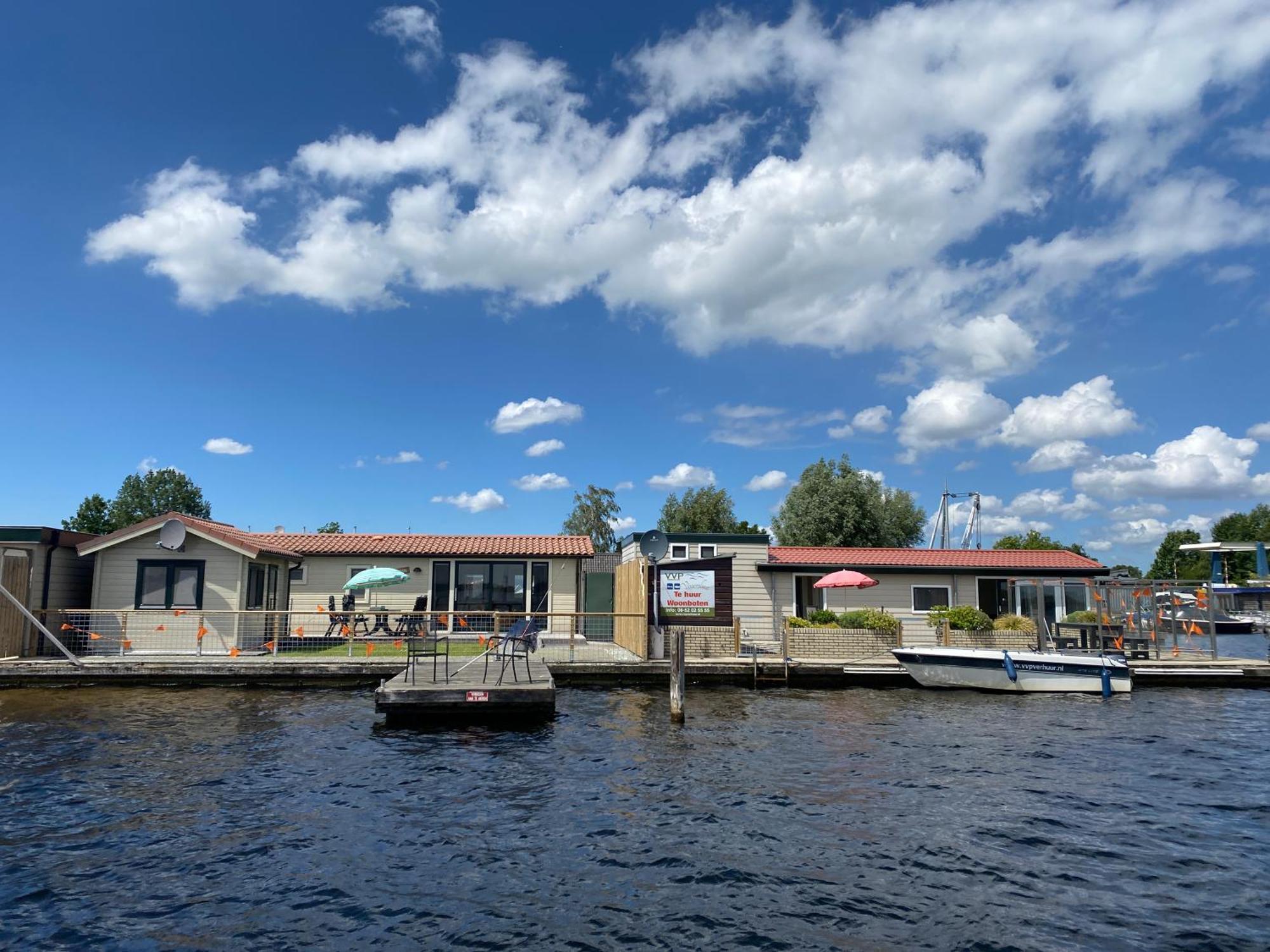 Vvp Verhuur Woonboot Vinkeveense Plassen Exterior foto