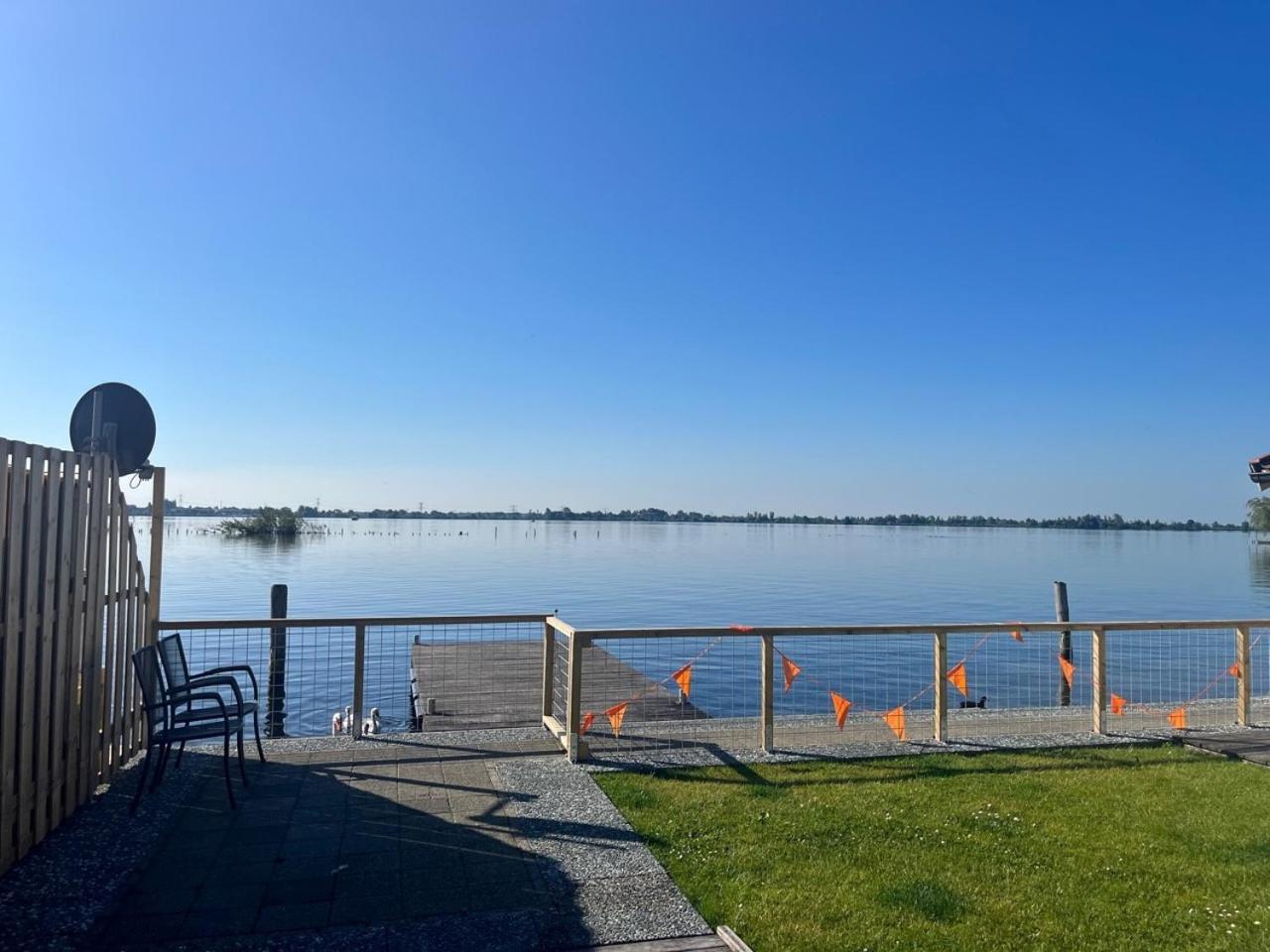 Vvp Verhuur Woonboot Vinkeveense Plassen Exterior foto