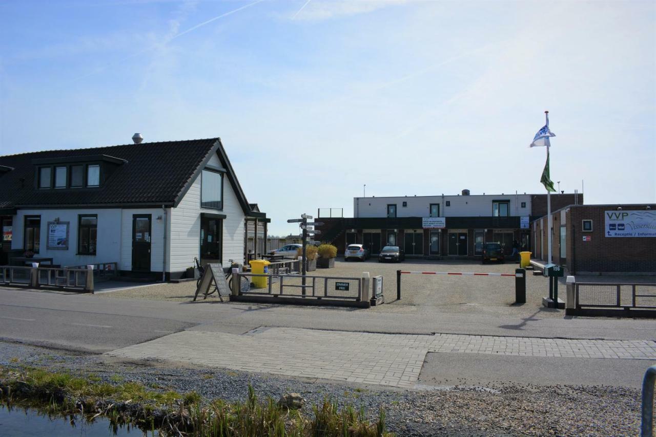 Vvp Verhuur Woonboot Vinkeveense Plassen Exterior foto